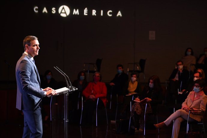 El presidente del Gobierno, Pedro Sánchez, durante el acto de inauguración de la Conferencia de Embajadores 2021, en la Casa de América en Madrid (España), a 18 de enero de 2021. Se trata de la VI Conferencia de Embajadores con la presencia de destacada