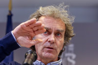 Simón cree que España está llegando al "pico máximo" de la tercera ola de contagios, "o incluso descendiendo"