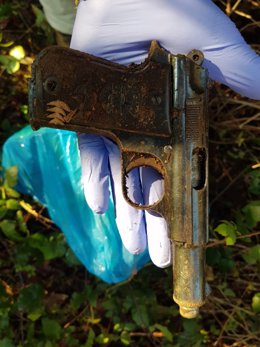 Pistola hallada cerca del crimen de una mujer en Oza-Cesuras (A Coruña)