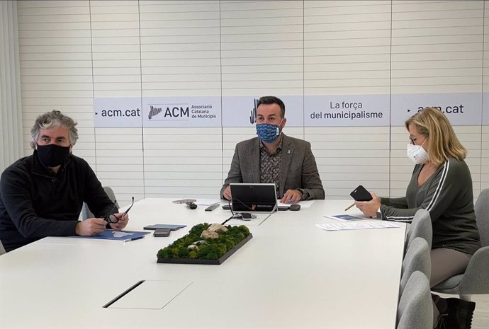 El president de l'ACM, Lluís Soler, en la reunió per acordar la sollicitud.