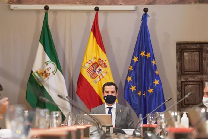 El presidente de la Junta de Andalucía, Juanma Moreno, en la reunión del Consejo de Gobierno