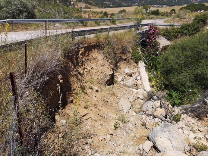 Una carretera de la provincia de Málaga afectada por un temporal