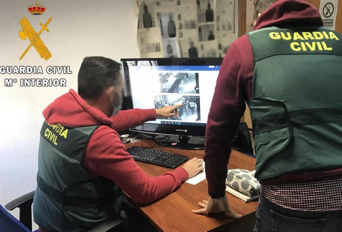 La Guardia Civil investiga un robo en Roquetas de Mar (Almería)