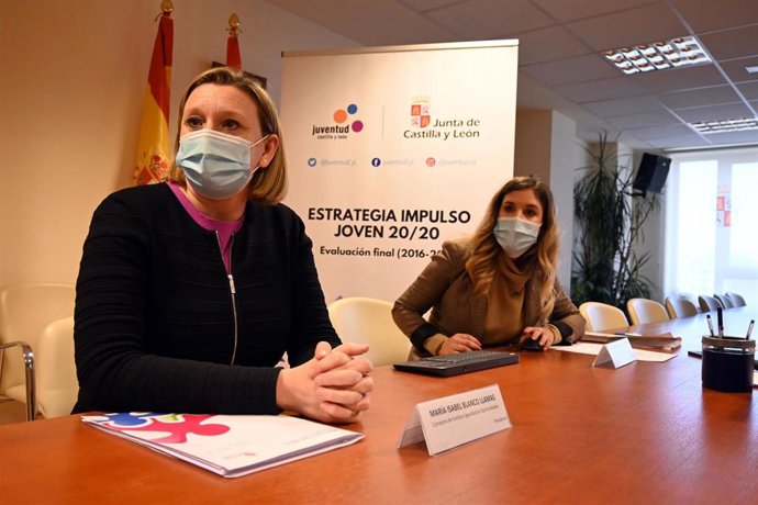 Isabel Blanco preside la reunión.