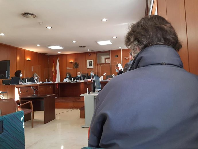 Acusado de acosar y agredir sexualmente a su expareja, sobre la que tenía orden de alejamiento