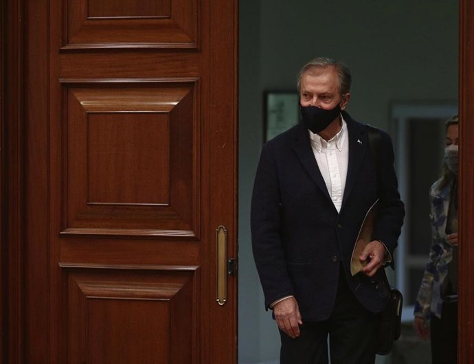 El periodista, Paco Lobatón, a su llegada a la Comisión Consultiva de Nombramientos del Congreso sobre la elección de los miembros del Consejo de Administración y del presidente de la corporación RTVE, en Madrid, (España), a 19 de enero de 2021. En el a