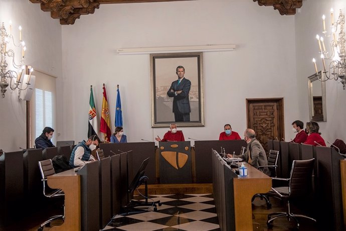 Primera reunión del equipo de Gobierno de la Diputación de Cáceres tras la toma de posesión del nuevo presidente, Carlos Carlos Rodríguez