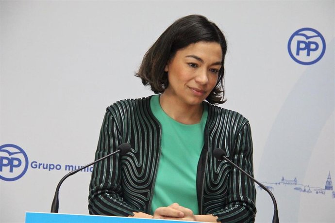 La portavoz del PP, Claudia Alonso, en rueda de prensa.