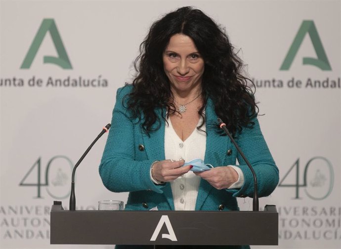 La consejera de Igualdad, Políticas Sociales y Conciliación, Rocío Ruiz, durante su intervención en la rueda de prensa posterior a la reunión del Consejo de Gobierno de la Junta de Andalucía. En el Palacio de San Telmo, Sevilla, a 19 de enero de 2021.