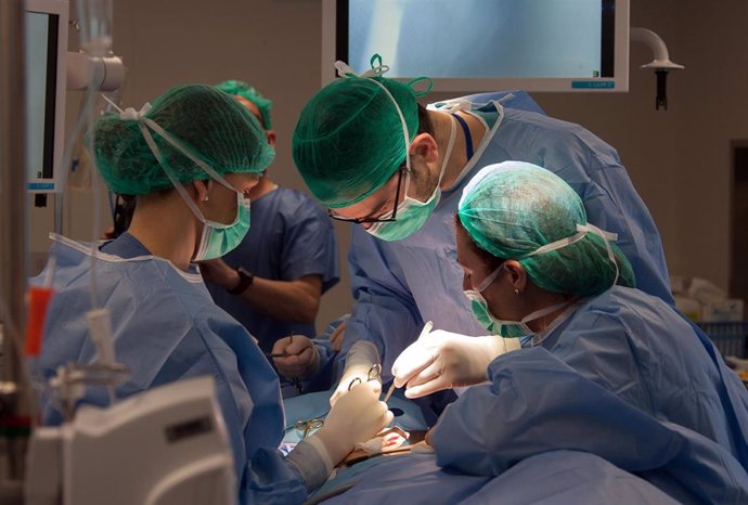 [L Mmcc.Huvmr.Sspa] Más De La Mitad De Las Cirugías Que Realizan Los Profesionales Del Hospital Virgen Del Rocío Finalizan Con El Alta Del Paciente En El Mismo Día