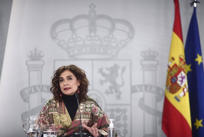 La ministra portavoz y de Hacienda, María Jesús Montero, durante una rueda de prensa convocada ante los medios posterior al Consejo de Ministros, en Madrid, a 19 de enero de 2021. El Consejo de Ministros ha aprobado este martes la declaración de Zona Af