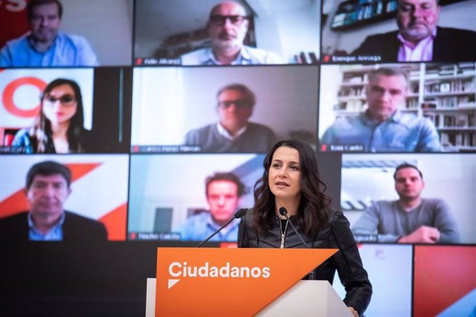 La presidenta de Cs, Inés Arrimadas, en una reunión con coordinadores autonómicos de Ciudadanos (Foto de archivo).