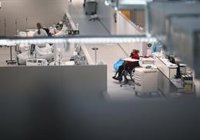 La Comunidad aborda con los sindicatos el traslado de personal al Isabel Zendal ante el aumento de actividad