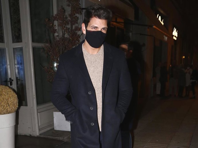 Diego Matamoros sale de restaurante