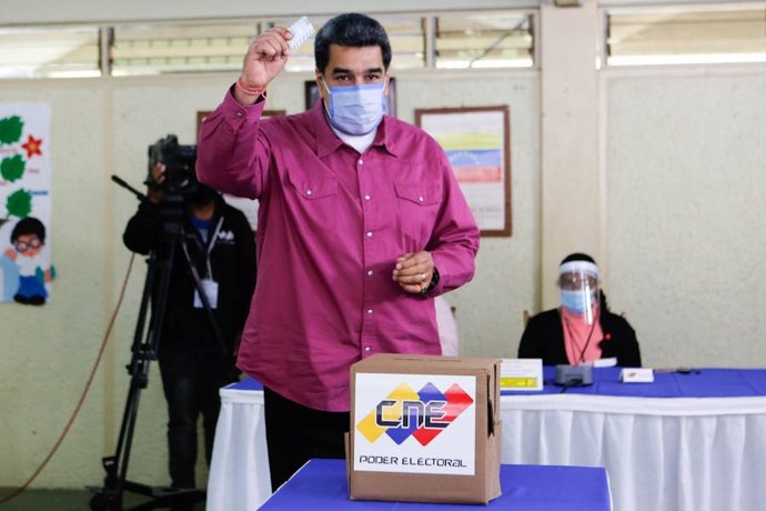 El presidente de Venezuela, Nicolás Maduro, tras votar en las elecciones legislativas de Venezuela, el 6 de diciembre de 2020