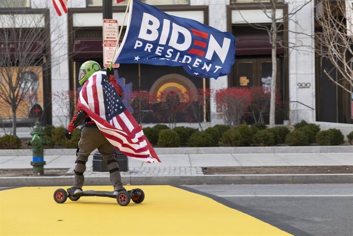 Pancarta en apoyo al presidente electo de Estados Unidos, Joe Biden.