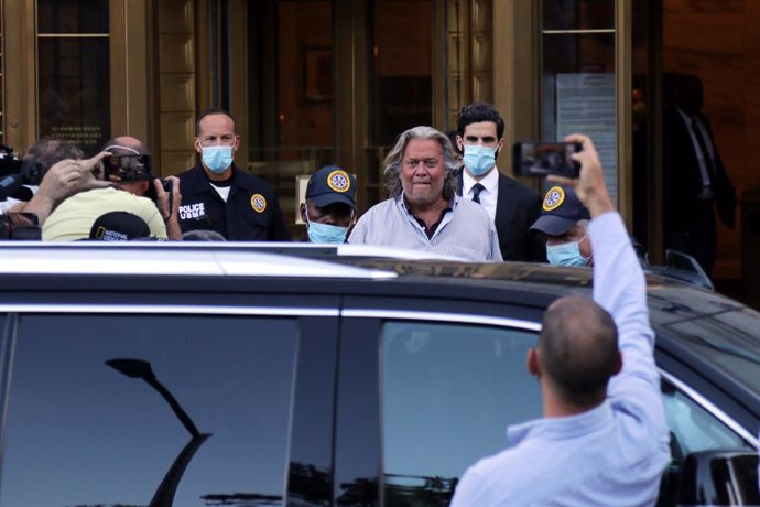 20 August 2020, US, New York: USPresident Donald Trump's former political adviser Steve Bannon, departs the US Federal Courthouses in Lower Manhattan, following his indictment for defrauding donors through an online crowdfunding campaign that raised ov