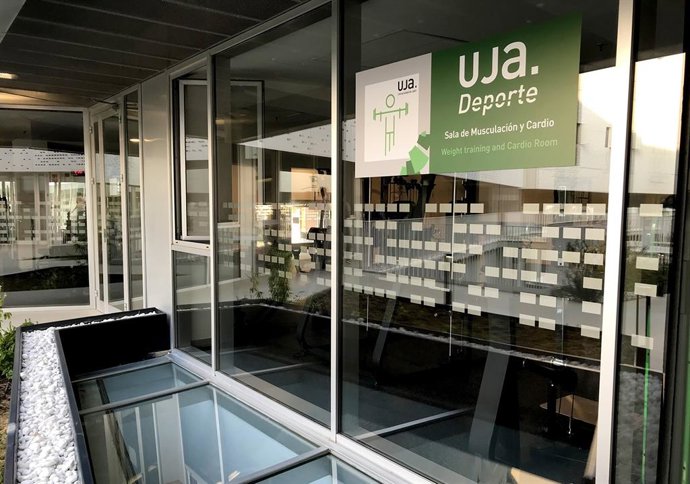 Exterior de la sala de musculación y cardio en el Campus Las Lagunillas.