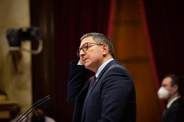 El conseller de Interior de la Generalitat, Miquel Sàmper, comparece en la Diputación Permanente del Parlament, en Barcelona, Catalunya (España), a 20 de enero de 2021. La Diputación es el órgano que representa a la cámara en periodos de vacaciones y de c
