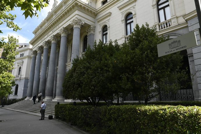 Fachada de la Bolsa de Madrid.