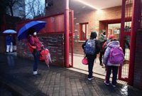 Un total de 29 colegios y 8 escuelas infantiles de Madrid permanecen cerrados tras el paso del temporal