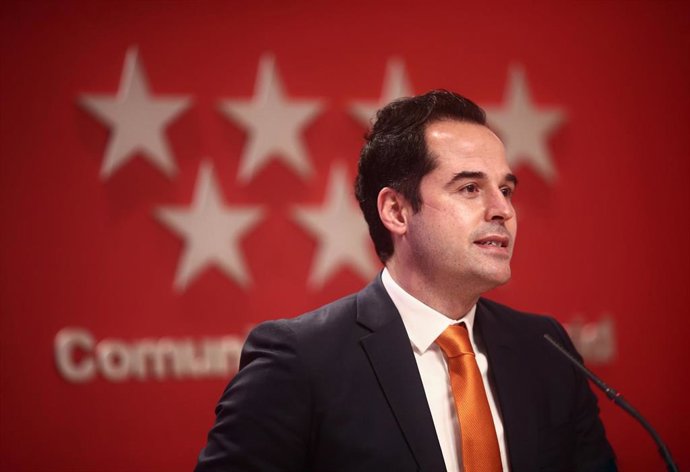 El vicepresidente, consejero de Deportes, Transparencia y portavoz de la Comunidad de Madrid, Ignacio Aguado durante una rueda de prensa en la Real Casa de Correos, en Madrid (España), a 23 de diciembre de 2020. 