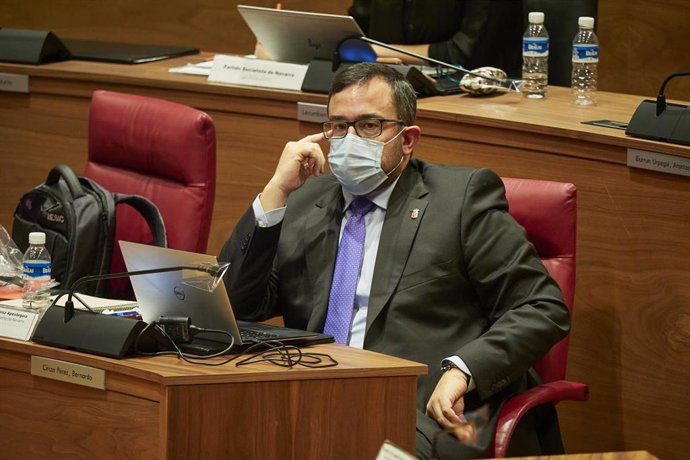 El vicepresidente primero del Gobierno de Navarra, Javier Remírez, en un pleno del Parlamento de Navarra.