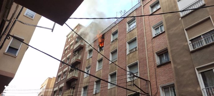 Incendi al carrer Tamarit de Llitera de Lleida.