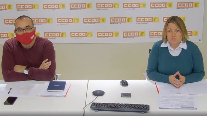 El secretari general de CCOO a Catalunya, Javier Pacheco, i la secretria d'acció sindical, Cristina Torre, durant la roda de premsa.