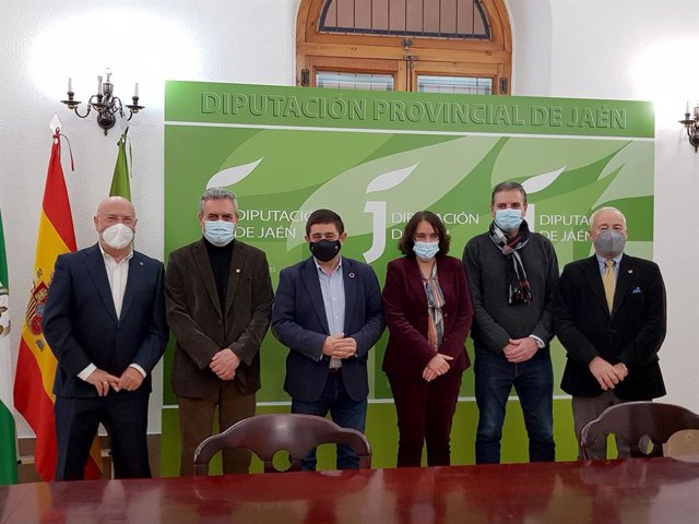 Reunión de Francisco Reyes con la nueva directora de la UNED