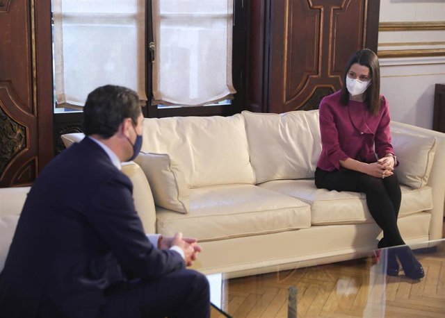 Reunión del presidente de la Junta, Juanma Moreno, y la presidenta de Ciudadanos (Cs), Inés Arrimadas.