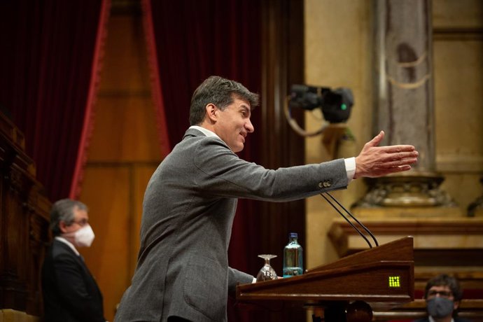 El president d'ERC al Parlament, Sergi Sabri, durant la Diputació Permanent del Parlament.
