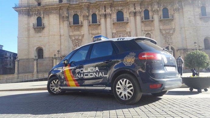 Vehículo de la Policía Nacional en Jaén.