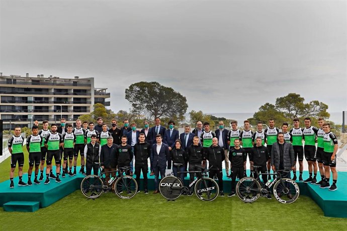 Presentación del Equipo Ken Pharma, equipo español de la UCI ProTeam, en el Blue Line Hotel de La Vila Joiosa (Alicante)