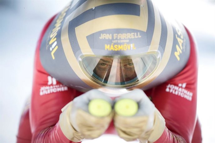 El esquiador español de velocidad de origen británico Jan Farrell ha anunciado su retirada profesional.