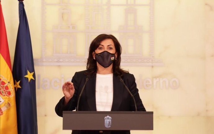 La presidenta del Gobierno, Concha Andreu, en comparecencia de prensa