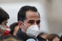 Aguado pide a familiares de mayores de la residencia que no acudan al lugar porque están siendo trasladados