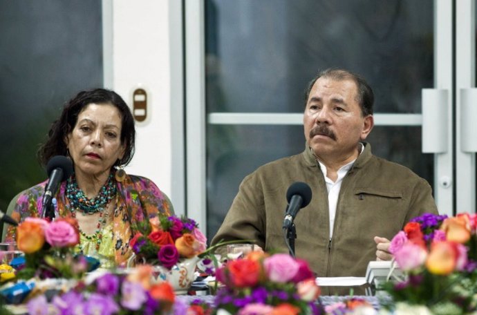 El presidente de Nicaragua, Daniel Ortega, y su mujer, la vicepresidenta, Rosario Murillo.