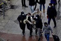 Almeida destaca la labor de los vecinos "que se lanzaron a la calle a retirar cascotes y ayudar a heridos"