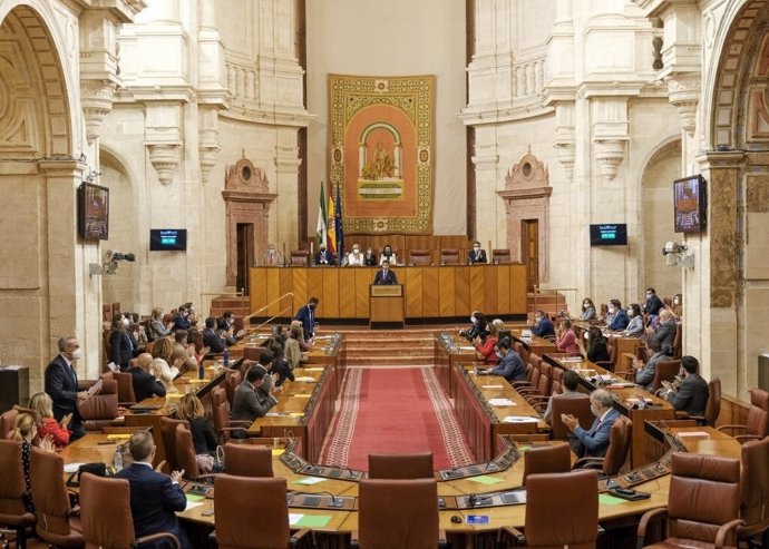 Pleno del Parlamento andaluz en una imagen de archivo.