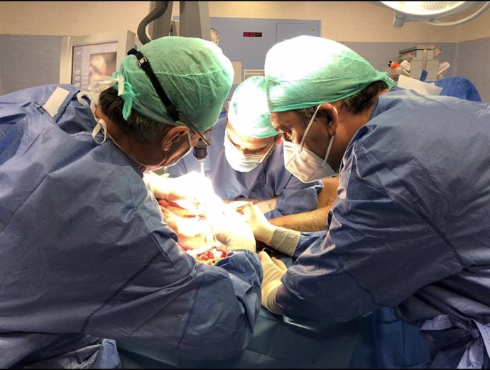 Vithas Xanit evita la amputación de una pierna gracias a un complejo auto-trasplante de tejido vascularizado