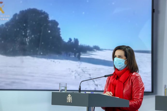 La ministra de Defensa, Margarita Robles, interviene durante una rueda de prensa en Madrid, (España), a 13 de enero de 2021. La convocatoria ha sido utilizada para analizar la situación del temporal en España y los efectos de la gran nevada provocada po
