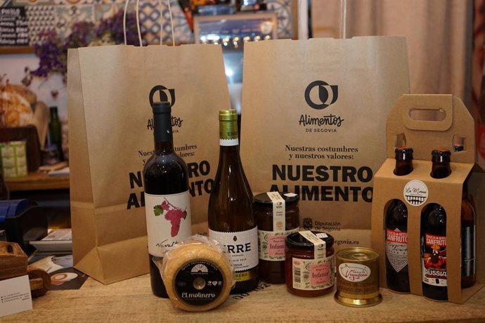 Bolsas de la marca 'Alimentos de Segovia' adscrita a la Diputación segoviana.