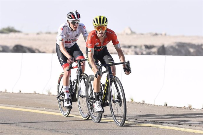 Tadej Pogacar y Adam Yates en la última edición del UAE Tour