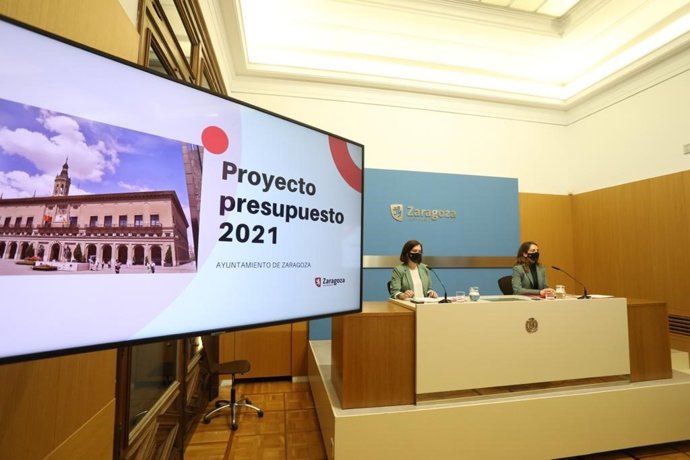 La vicealcaldesa y consejera municipal de Cultura y Proyección Exterior, Sara Fernández, y la consejera municipal de Hacienda, María Navarro, han presentado el proyecto de presupuesto de 2021