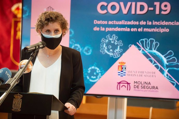 La alcaldesa de Molina de Segura, Esther Clavero, da explicaciones sobre la polémica de su vacunación contra la Covid-19