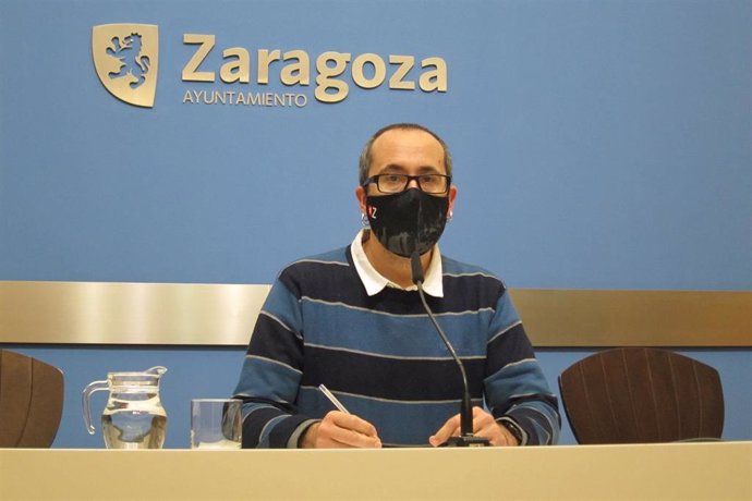 El portavoz de Zaragoza en Común en la Comisión de Hacienda del Ayuntamiento de la capital aragonesa, Alberto Cubero.