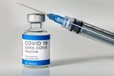 Foto: Las primeras dosis de la vacuna de Oxford y AstraZeneca podrían estar disponible en España en 15 días