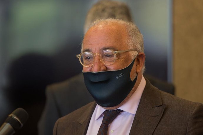 El director de la DGT, Pere Navarro, durante la presentación de la nueva señalización viaria con la que se alertará e identificarán los 100 tramos de mayor riesgo para motoristas en carretera convencional, en la Dirección General de Tráfico, Madrid (Esp