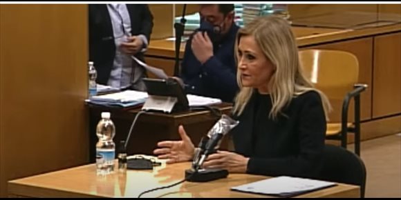 2. Cifuentes dice que no tiene copia del TFM y que lo entregó en un acto informal